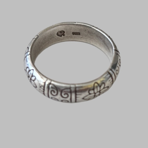 BRIGHTON~Sterling Silver 925 Retired "Marrakesh" Etched Flowers Stack Ring.  Sz8 - Picture 7 of 7